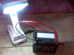 卓上充電式LEDライトのわざわざ蓄電池を取り外し12V仕様に改造